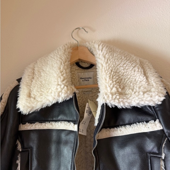 NWT Black Jacket with Sherpa Lining - Picture 3 of 5